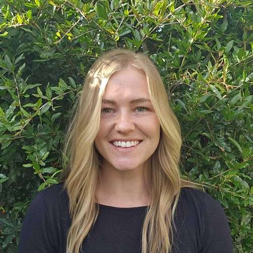 Caitlyn Touzell Headshot
